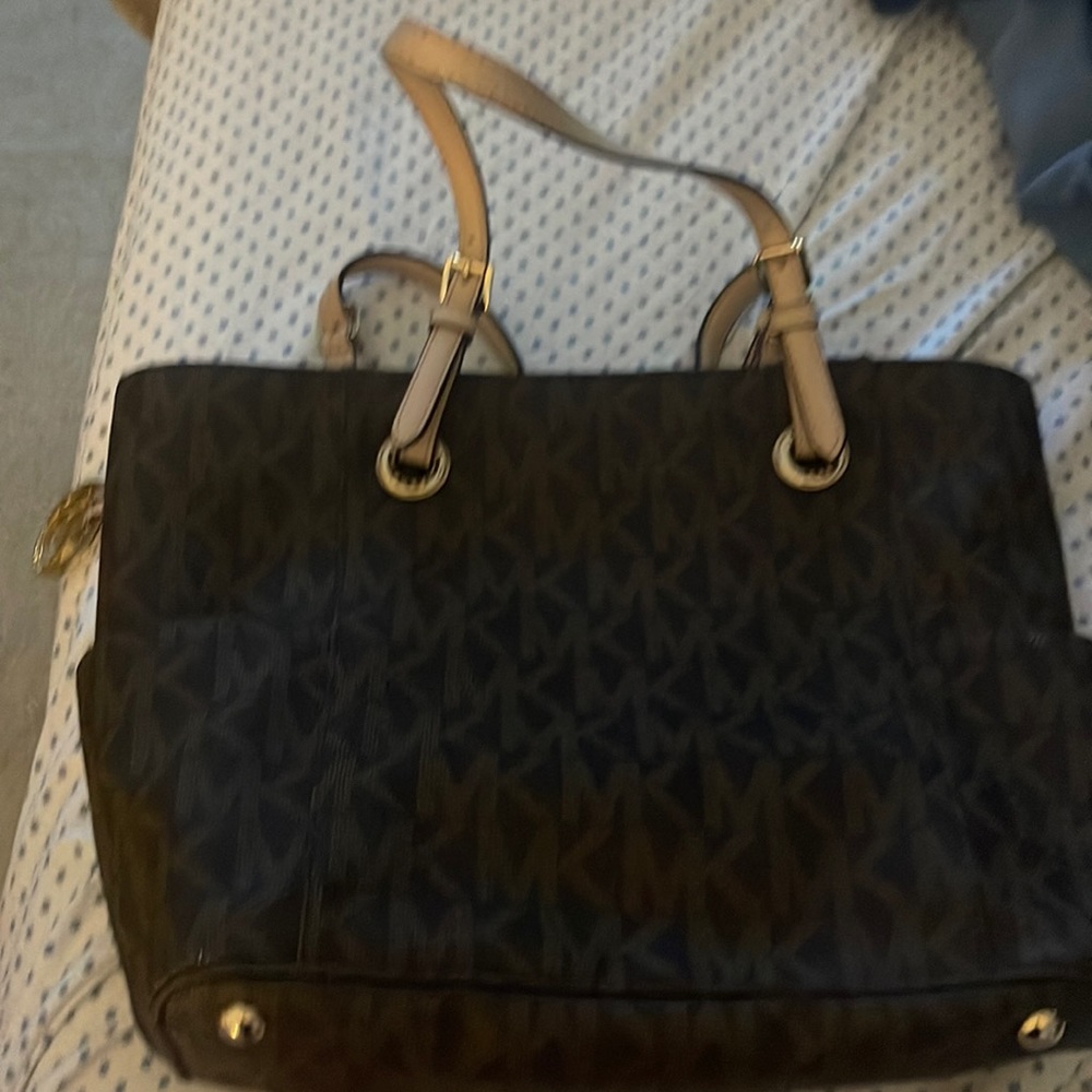 mK brown shoulder bag
